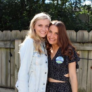 Meet your Posher, Kayla